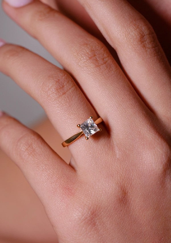 Edge Moissanite Solitaire Ring